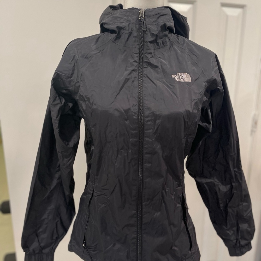 The North Face Women's Black Hyvent Rain Jacket XS